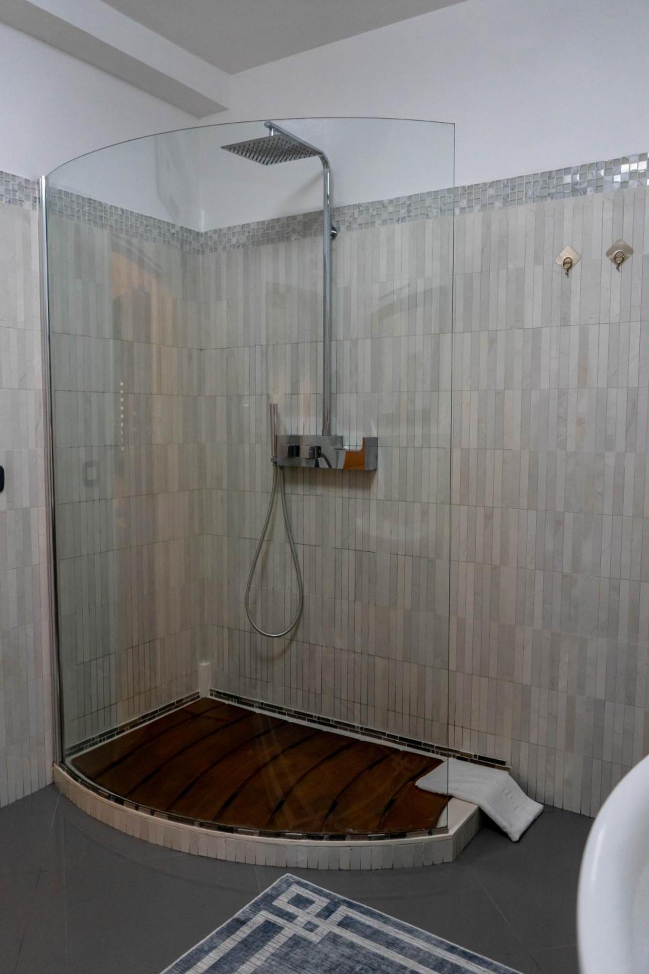 Le Case Di Romeo Alla Vucciria ปาแลร์โม ภายนอก รูปภาพ